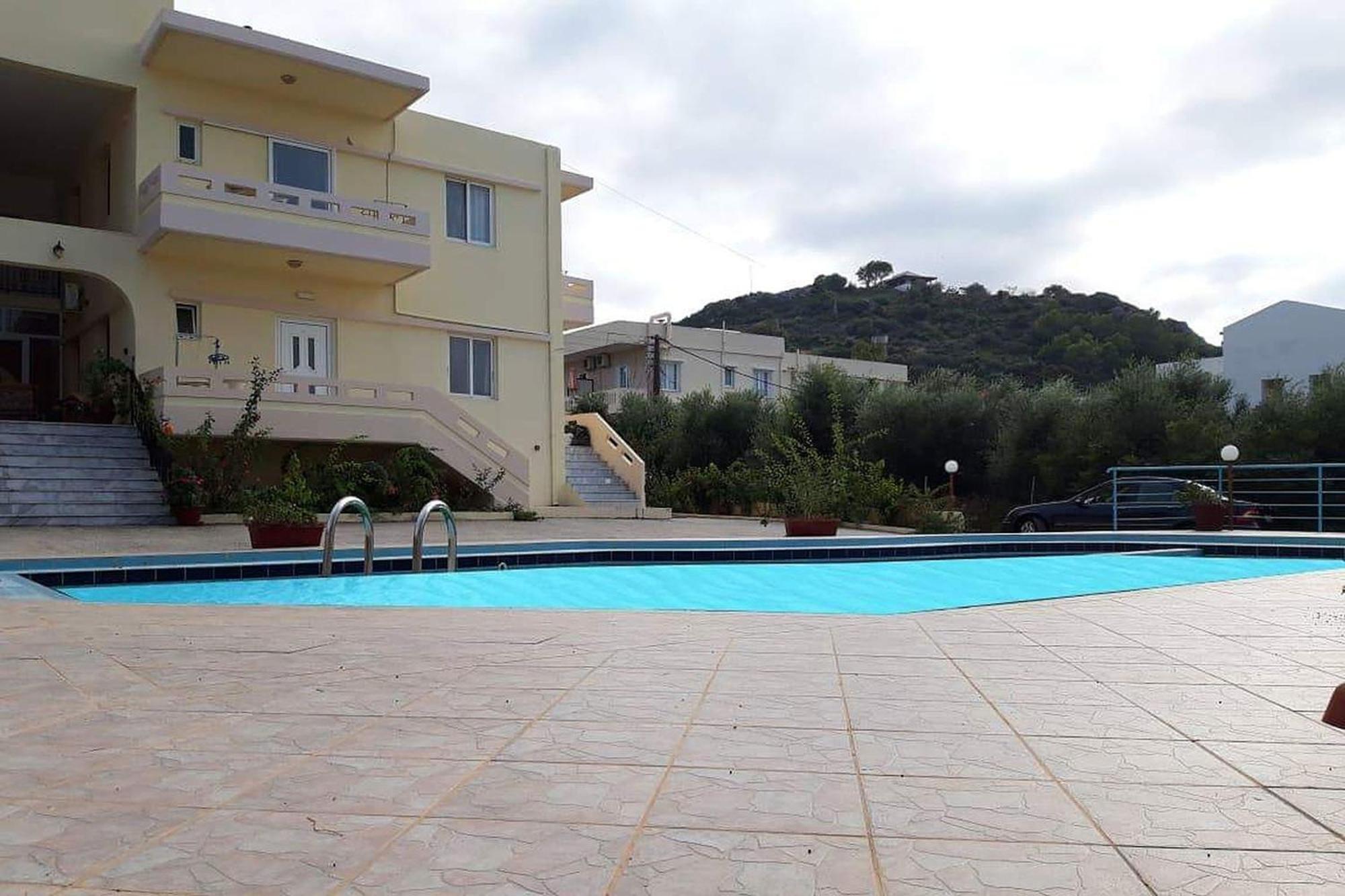Litinas Apartments With Pool Agia Marina Eksteriør bilde